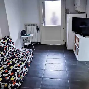 https://intero-appartamento-su-via-tortona-darsena-navigli.italymilanhotels.net