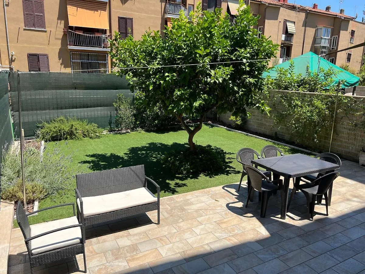 Casa Paestum. Your Wonderful Garden In Rome Holiday home